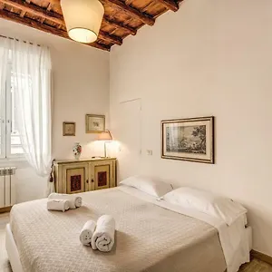romantic-trastevere-fienaroli-whit-lovely-terrace.it-romehotels.com/